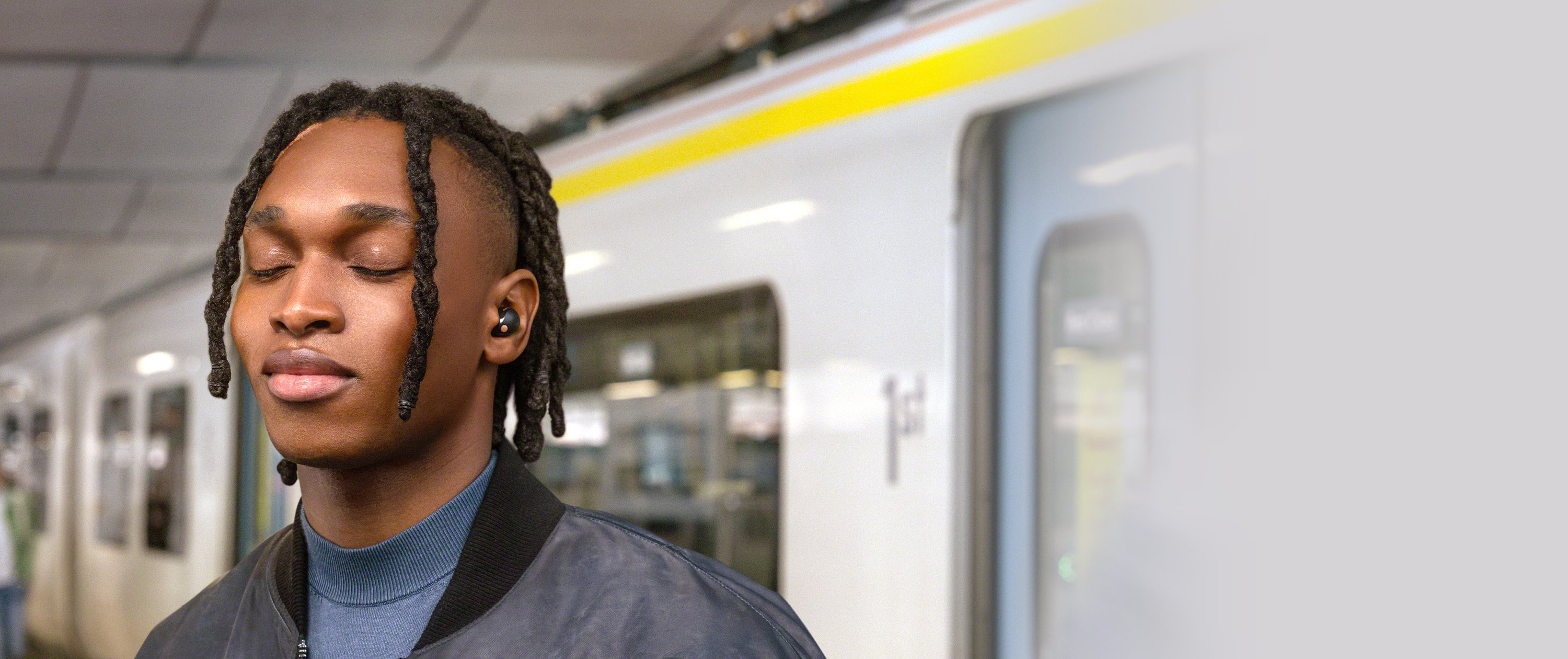 Featuring cutting-edge technology to deliver premium sound quality and the best noise-cancelling* performance on the market.
